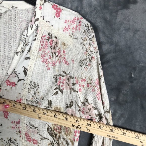 Lucky Brand Women’s Floral Shirt Pearl Buttons Size Small P - Picture 11 of 14